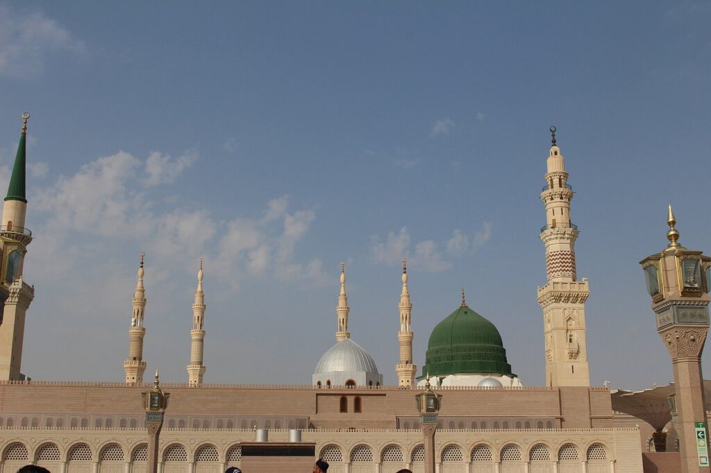 قراءة في قصيدة «إلى الحبيب صلى الله عليه وسلم»